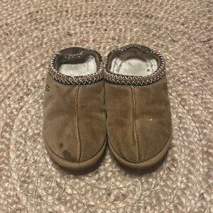 UGG tasman
